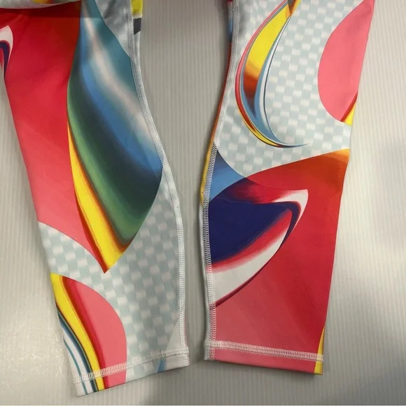 Fabletics Define Ultra High-Waisted Tummy Compression Moisture Wicking Leggings - Picture 4 of 12